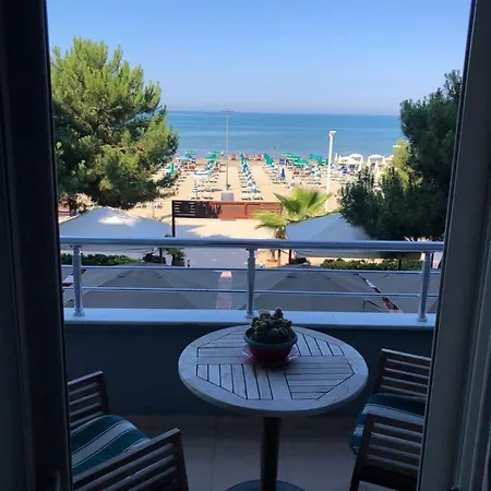 Rumar Hotel 公寓 *